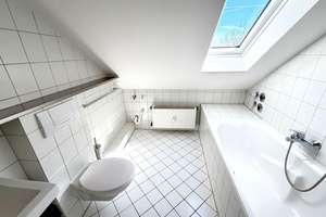 ***Loft-artige***  2,5-Zimmer-Mansardenwohnung  ***absolut ruhige Lage*** – Die vollständige Adresse der Immobilie erhältst du vom Anbieter., 81827 Waldtrudering, München – Vorschaubild 9