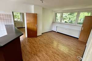 2 1/2 Raum, Helle Dachgeschoss 2 1/2 R. Wohnung in ruhiger Lage.