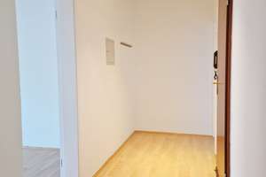 Schöne 2-Zimmer-DG-Wohnung in Bonn / Bad Godesberg mit neuem Bad, Einbauküche, Balkon und Stellplatz – Die vollständige Adresse der Immobilie erhältst du vom Anbieter., 53179 Rüngsdorf, Bonn – Vorschaubild 19
