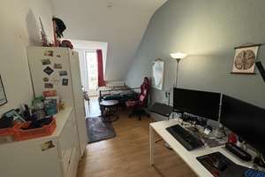 Helles 18 m² WG-Zimmer mit Balkon in Mannheim Schwetzingerstadt