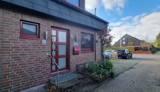 Bild von Sanierte Wohneinheit im Stil einer Doppelhaushälfte aus 1983 in bester Lage von Metjendorf