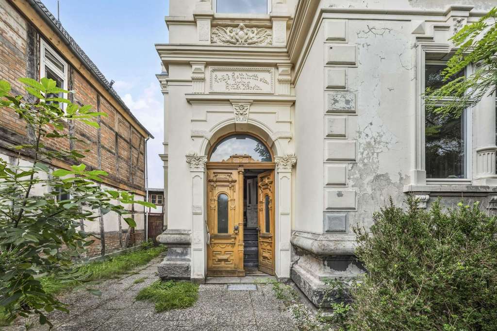 Ein Juwel in Celle ! Historische Villa nach Denkmalschutzvorgaben saniert in exzellenter Wasserlage