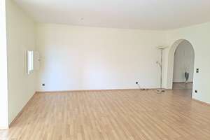 Grüne Aussicht inklusive! Charmante 2,5-Zimmer-Wohnung mit großem Balkon – Die vollständige Adresse der Immobilie erhältst du vom Anbieter., 44625 Herne-Süd, Herne – Vorschaubild 3