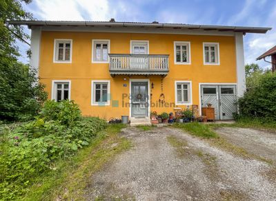 Großzügiges Landhaus in zentraler Dorflage von Holzhausen/Geisenhausen, Landkreis Landshut