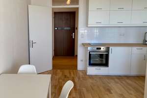 Helles 1-Zimmer-Appartement mit Balkon im 12. OG im Olympiadorf – Die vollständige Adresse der Immobilie erhältst du vom Anbieter., 80809 Am Riesenfeld, München – Vorschaubild 3