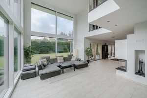 Villa in zentraler Lage mit großer Garage und traumhaft großem Grundstück – Main-Taunus-Kreis – Vorschaubild 3