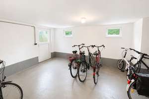 Gut geschnittene und bezugsfreie 2-Zimmer-Dachgeschossswohnung mit Balkon in Oldenburg/Eversten – Die vollständige Adresse der Immobilie erhältst du vom Anbieter., 26131 Eversten, Oldenburg (Oldenburg) – Vorschaubild 16