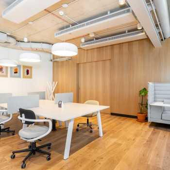 Werde Teil eines kollaborativen Coworking-Umfelds in Spaces Haus am Domplatz