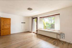 Wohnen mit Blick ins Grüne – gepflegtes Reihenmittelhaus mit Garten, Balkon und Vollkeller – Die vollständige Adresse der Immobilie erhältst du vom Anbieter., 27574 Schiffdorferdamm, Bremerhaven – Vorschaubild 3