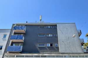 Helle 2,5 Zimmer Wohnung mit Aufzug, Parkett und Balkon in Krefeld-Stadtmitte – Rheinstraße 2, 47799 Cracau, Krefeld – Vorschaubild 2