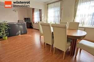 VIEL PLATZ FÜR MENSCH UND TIER: HAUSHÄLFTE MIT EINBAUKÜCHE UND PFERDEHOF + KOPPEL + NEBENGEBÄUDE – Müritz (Kreis) – Vorschaubild 9