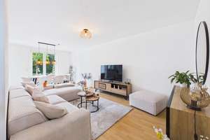 Ruhig gelegene Zwei-Zimmer-Wohnung mit zwei Duplexstellplätze und ansprechender Terrasse