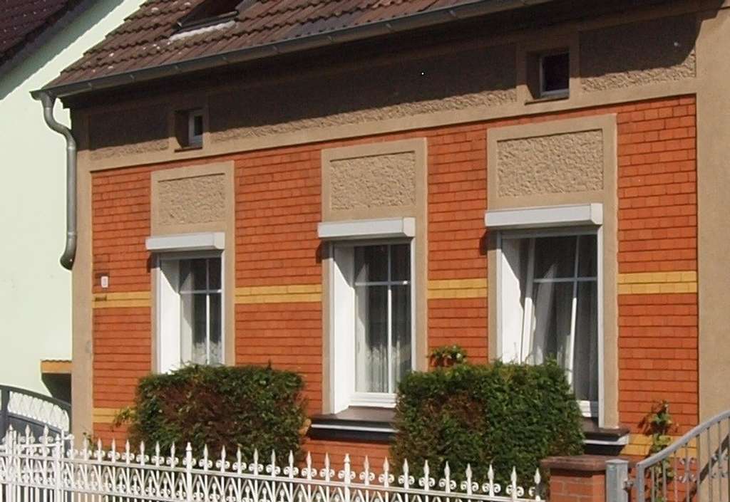 Bezugsfreies Einfamilienhaus in attraktiver Lage und Nebengelass