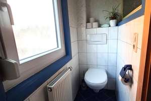 Älteres Wohnhaus in einer Anliegerstraße im Wohngebiet Igersheim – Die vollständige Adresse der Immobilie erhältst du vom Anbieter., 97999 Igersheim – Vorschaubild 25