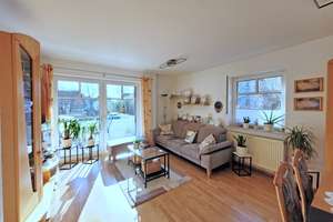 SOLIDE, MASSIV, WERTBESTÄDIG!!! Attraktive 2- Zimmer- ETW  mit Balkon und Carport – Riedweg 3, 36266 Heringen (Werra) – Vorschaubild 2