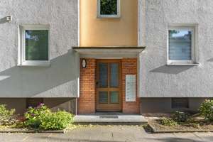 Solide 3-ZKB-Wohnung in einem modernisiertem Mehrfamilienhaus in Bremen-Woltmershausen – Die vollständige Adresse der Immobilie erhältst du vom Anbieter., 28197 Woltmershausen (Ortsteil), Bremen – Vorschaubild 2