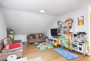Modernisierte DG-Wohnung in Ohmenhausen mit 2 TG-Stellplätzen – Die vollständige Adresse der Immobilie erhältst du vom Anbieter., 72770 Ohmenhausen, Reutlingen – Vorschaubild 3