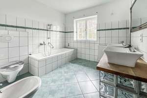 SYLT vor der Tür | Exkl. Reetdachtraum | 275qm2 – 7 Zimmer - 4.465qm2 Grunsdtück | Sauna, EBK. uvm. – Die vollständige Adresse der Immobilie erhältst du vom Anbieter., 25924 Emmelsbüll-Horsbüll – Vorschaubild 14