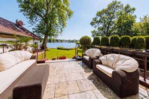 Mit Bootssteg, Remise, Keller, Kamin, Saunas u.v.m.: Einfamilienhaus-Villa am Wasser in Grünau – Die vollständige Adresse der Immobilie erhältst du vom Anbieter., 12527 Grünau, Berlin – Vorschaubild 2
