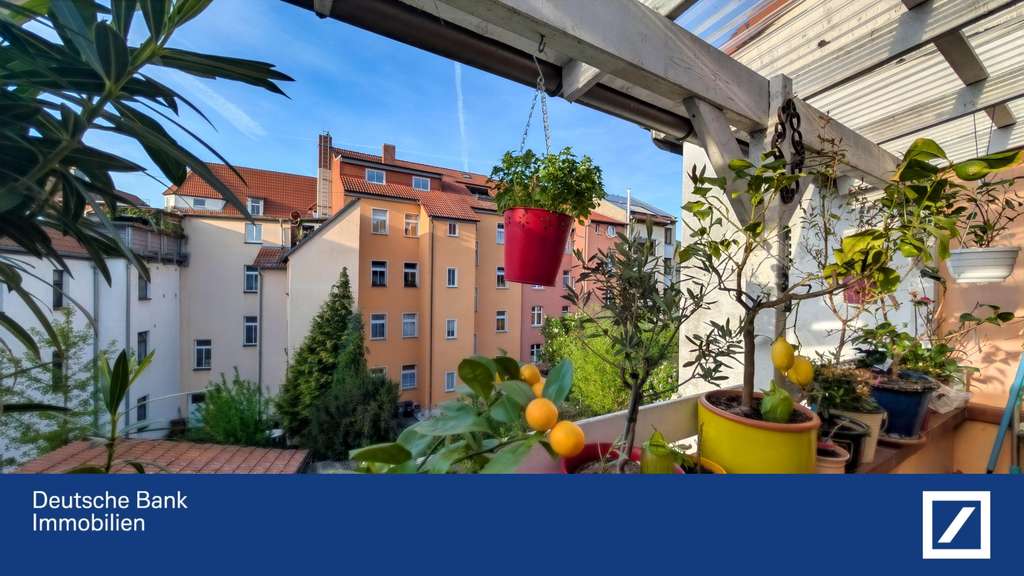 Kleine Oase im Dachgeschoss: Helle 2-Zimmer-Wohnung in ruhiger Lage in Jena