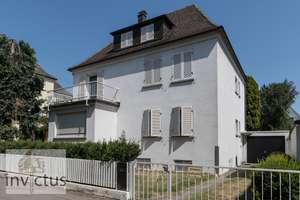 Idyllisches Ein,- bis zwei Familienhaus im Villenstil in stadtnaher Toplage v. Kornwestheim