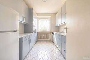 Über den Dächern des Münchner Südostens – 4 Zimmer mit Südbalkon und eigener Garage – 81549 Obergiesing, München – Vorschaubild 4