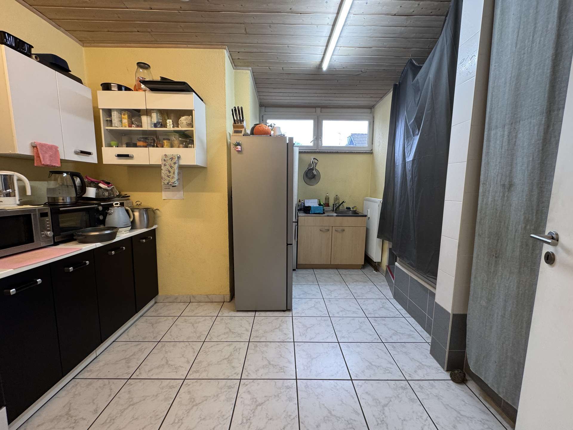 Immobilie in Radolfzell am Bodensee - Geräumige 4-Zimmer-Wohnung im Erdgeschoss – praktisch, zentral und vielseitig nutzbar. - Bild 1