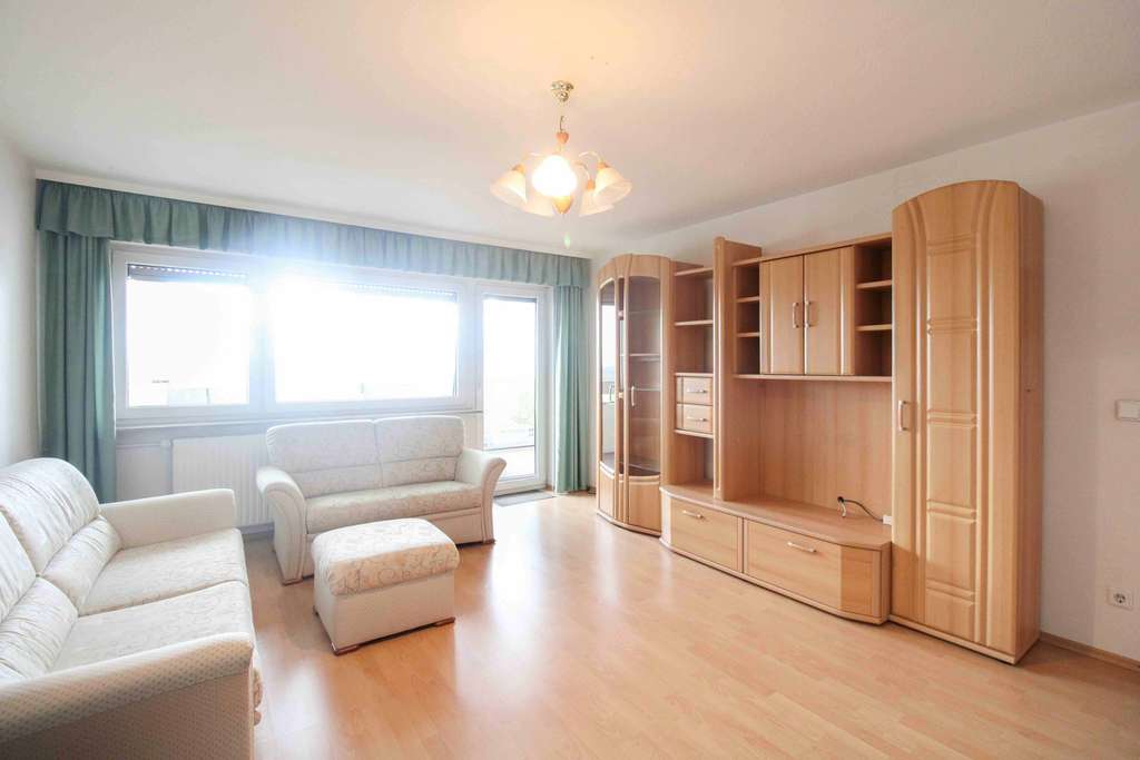 Immobilie in Kernen im Remstal - Attraktive 3-Zimmer-Wohnung mit Balkon in ruhiger Lage von Rommelshausen - Bild 2