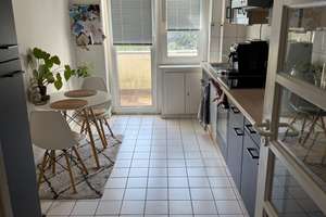 Neues Badezimmer, Wohnung mit Küche und Balkon in Düsseldorf-Düsseltal