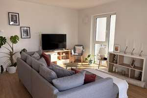 Moderne, helle 2-Zimmer-Wohnung mit EBK und Balkon – Schultheißstr. 101b, 85049 Friedrichshofen-Hollerstauden, Ingolstadt – Vorschaubild 1