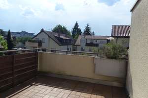 Geräumige und sonnige DG-Wohnung, TL-Bad, 3 Balkone, TG – Blumenstraße 16, 70736 Fellbach – Vorschaubild 3