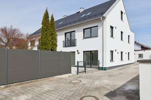 Geräumige und hochwertig ausgestattete A+ Doppelhaushälfte in Erding Mitte – Die vollständige Adresse der Immobilie erhältst du vom Anbieter., 85435 Erding – Vorschaubild 3