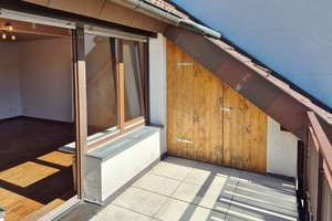 Wohlfühlambiente: Charmante Galeriewohnung mit sonniger Loggia  – Die vollständige Adresse der Immobilie erhältst du vom Anbieter., 74613 Öhringen – Vorschaubild 6