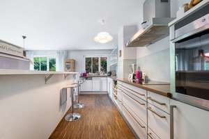 WOHNEN WIE IM EIGENEN HAUS – MIT SONNIGER TERRASSE UND GARTEN – Die vollständige Adresse der Immobilie erhältst du vom Anbieter., 80992 Moosach-Bahnhof, München – Vorschaubild 2