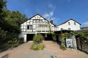 Wachtberg, großzügiges Wohnhaus mit Einliegerwohnung und tollem überdachtem Innenhof – Die vollständige Adresse der Immobilie erhältst du vom Anbieter., 53343 Wachtberg – Vorschaubild 4
