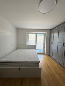 Lichtdurchflutete 3-Zimmer-Wohnung mit 2 Balkonen - zentral & ab 01.11. verfügbar