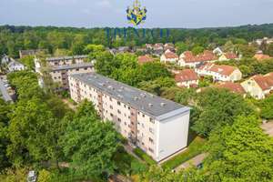 Ruhige 2 Zimmer Wohnung im Grünen - mit Balkon und Stellplatz
