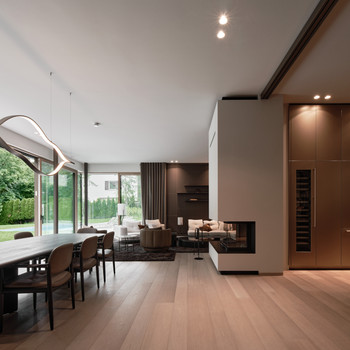 Neubauvilla der Extraklasse mit unverbaubarem Blick ins Grüne