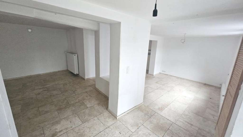 Immobilie in Neustadt an der Weinstraße - Idyllisches Wohnen in saniertem EFH (ohne PkW-Stellplatz und ohne Garten) in Neustadt-MUSSBACH - Bild 0