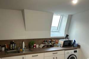 Wohnen über dem Uni-Viertel - 6. Stock! WG geeigneter Dachgeschossausbau mit Einbauküche – Bundesstraße 40, 20146 Rotherbaum, Hamburg – Vorschaubild 1