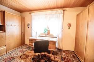 Charmantes Zweifamilienhaus mit Charakter, großem Garten und zwei Garagen in Geisenfeld – Die vollständige Adresse der Immobilie erhältst du vom Anbieter., 85290 Geisenfeld – Vorschaubild 10