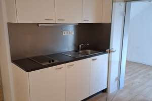 **ganze 2-WG zu vermieten, renoviert, ab 01.10., 720 €/Person inkl. Strom und Internet**