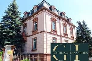 Dachgeschosswohnung in
historischer Villa, zentral gelegen