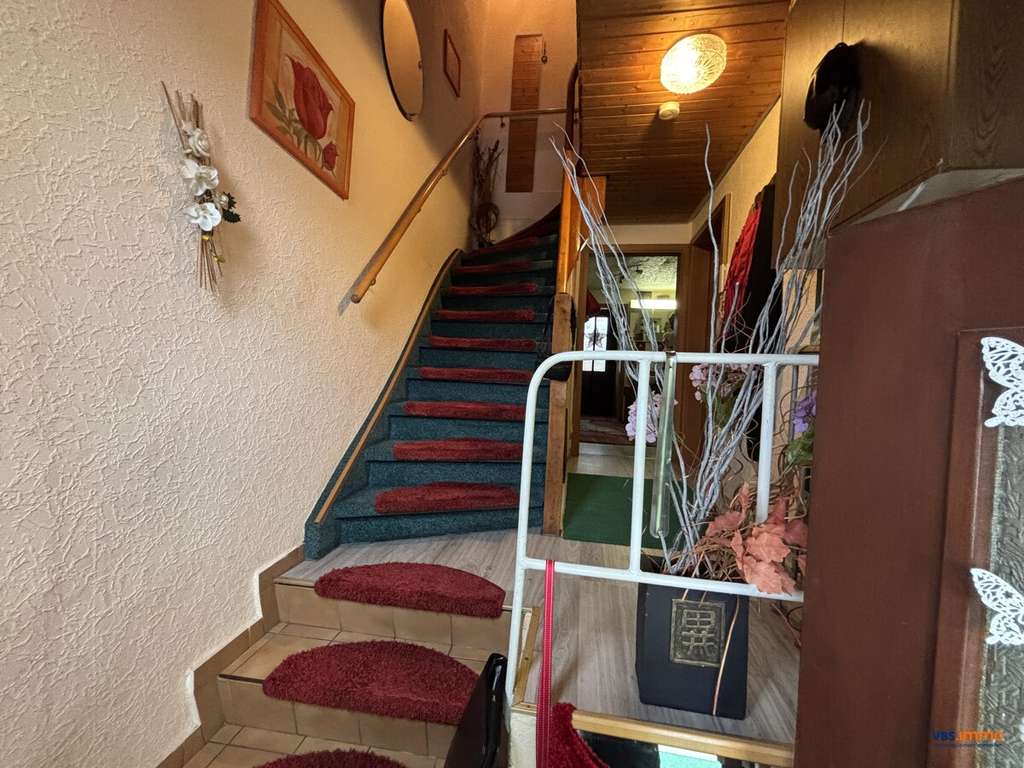 Immobilie in Kernen im Remstal - Seltene Gelegenheit! Sanierungsbedürftiges Haus mit Garten - Bild 1