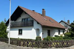 Gepflegtes Einfamilienhaus mit ELW in ruhiger Ortsrandlage! – Miltenberg (Kreis) – Vorschaubild 2