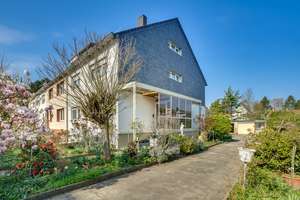 Zweifamilienhaus in Aachen-Forst – großes Grundstück, 4 Garagen & ruhige Lage – Die vollständige Adresse der Immobilie erhältst du vom Anbieter., 52078 Forst, Aachen – Vorschaubild 4
