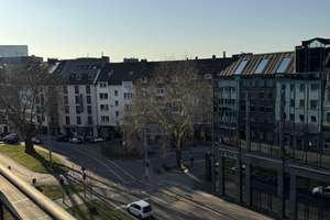 Zentrale, helle, gut geschnittene 2 Zimmer Wohnung