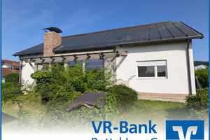 **RESERVIERT**Einfamilienhaus mit ausbaufähigem Dachgeschoss in ruhiger Stadtlage – Kirchberger Straße 11, 84359 Rottal-Inn (Kreis) – Vorschaubild 1