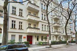 Außergewöhnliches Altbau-Juwel auf zwei Ebenen mit privatem Lichthof nahe dem Ku’damm – Die vollständige Adresse der Immobilie erhältst du vom Anbieter., 10711 Halensee, Berlin – Vorschaubild 1