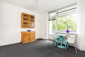 City Nest – Gemütliches Stadt-Apartment mit Südbalkon zwischen Ludwigkirchplatz und Preußenpark – Berlin – Vorschaubild 2